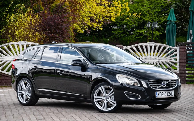Volvo V60 cena 36900 przebieg: 270000, rok produkcji 2011 z Żychlin małe 742